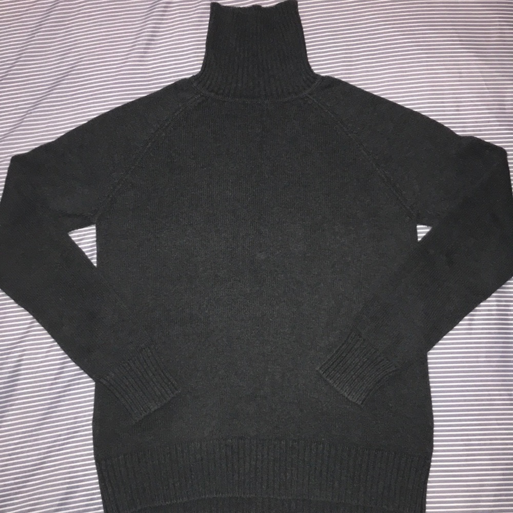 Jean Pierre turtleneck sweater 🌺